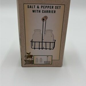 Cracker Barrel White Salt & Pepper Set with Black Carrier gift kitchen